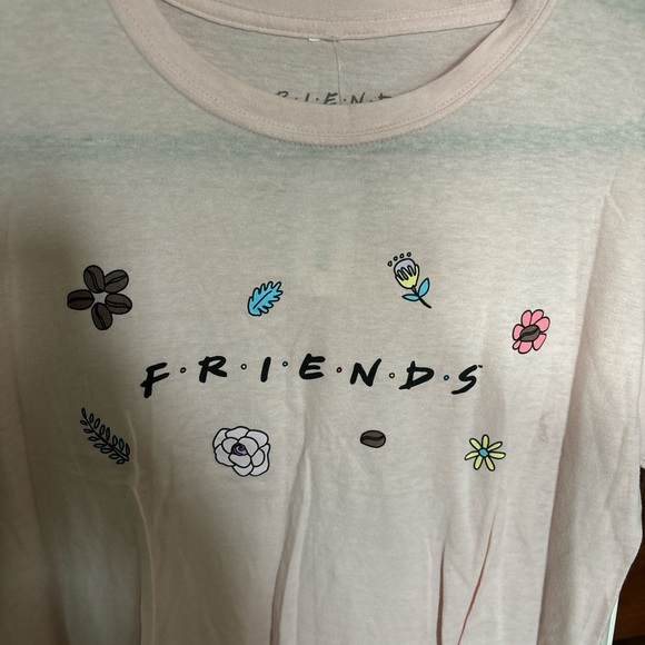 Friends pink t-shirt from Box Lunch Size L - Picture 6 of 9